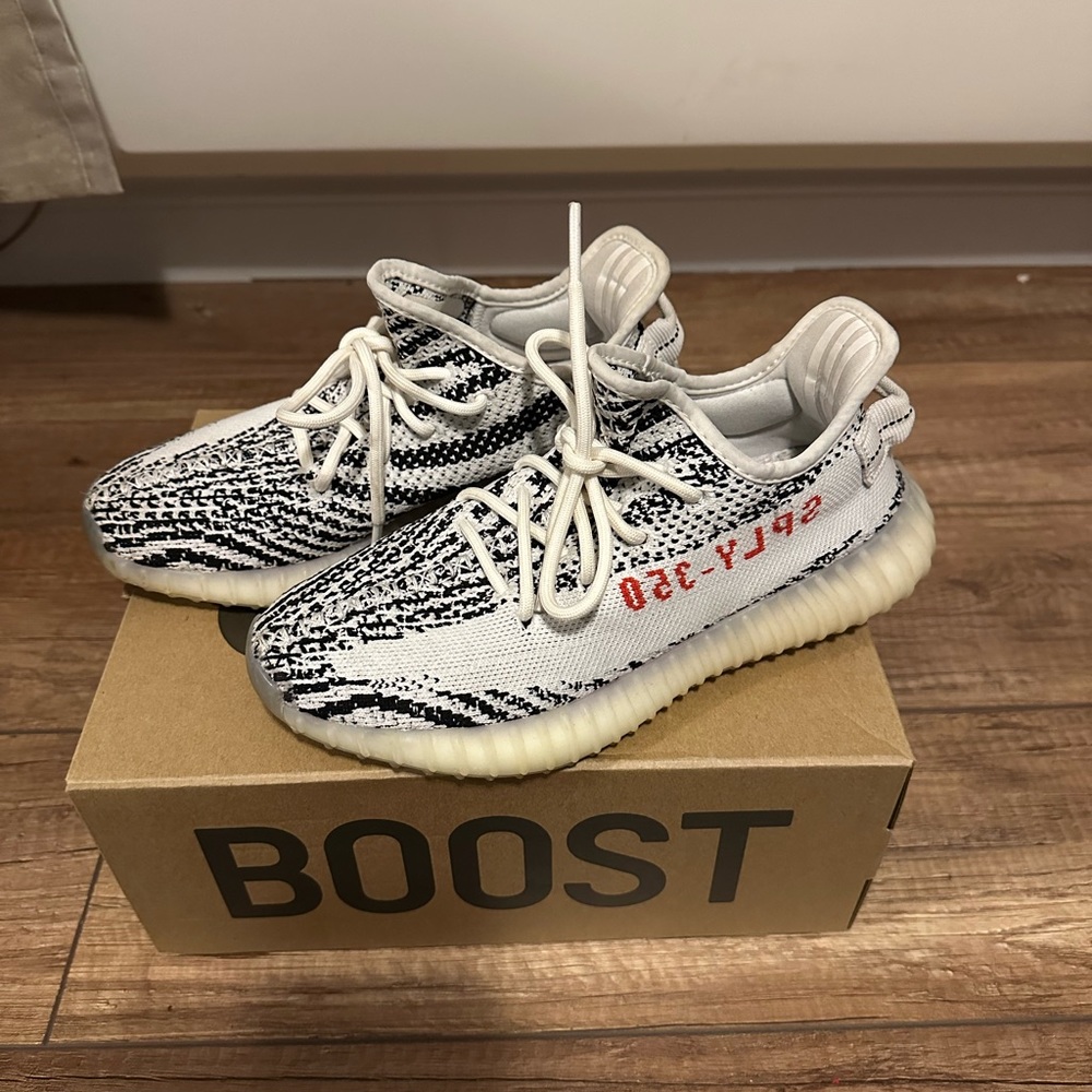 Yeezy 350 Zebra SIZE 6